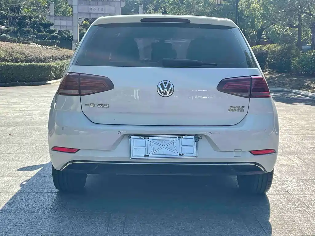 Volkswagen Golf — фото 8