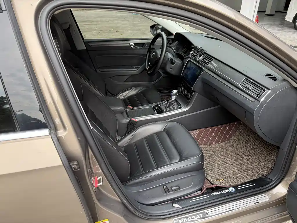 Volkswagen Passat — фото 11