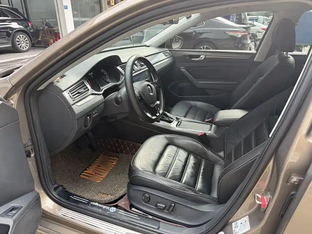 Volkswagen Passat — фото 4