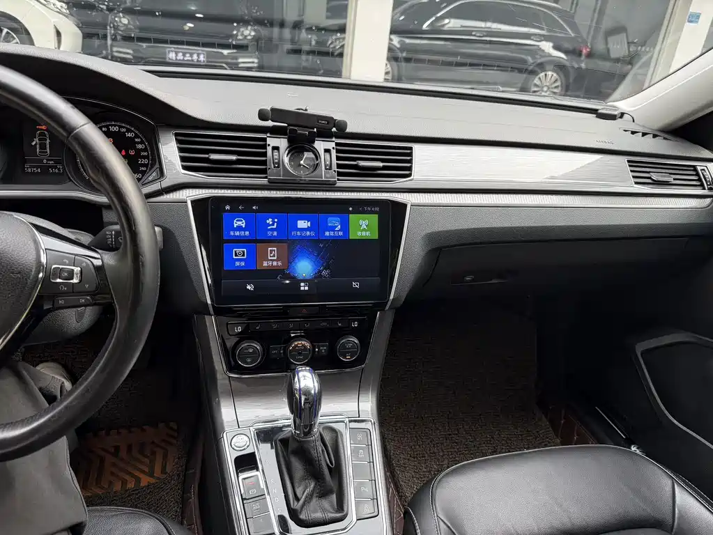 Volkswagen Passat — фото 6