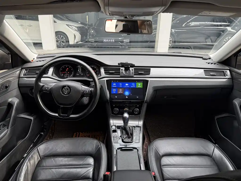 Volkswagen Passat — фото 8