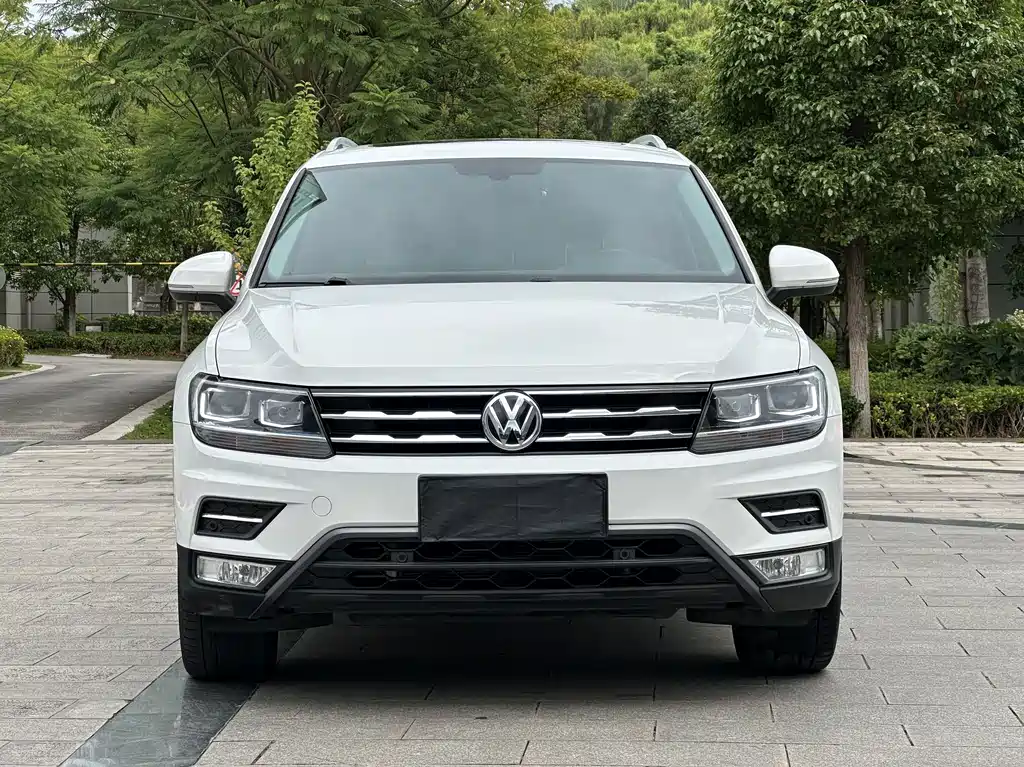 Volkswagen Tiguan L — фото 2