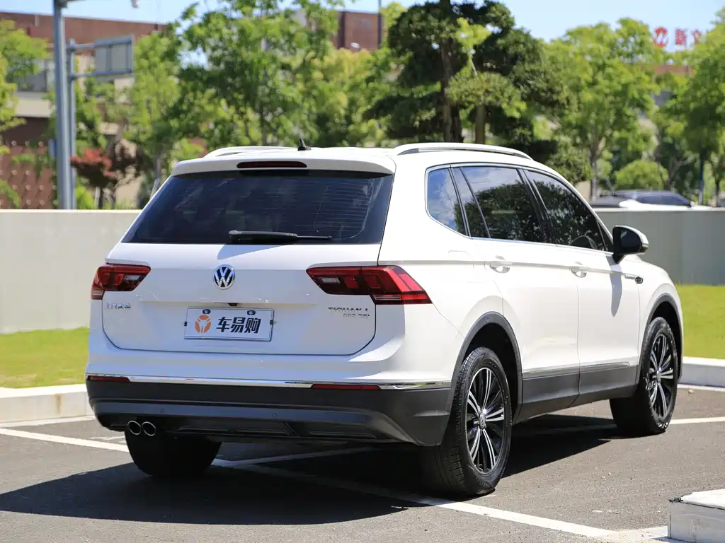 Volkswagen Tiguan L — фото 21