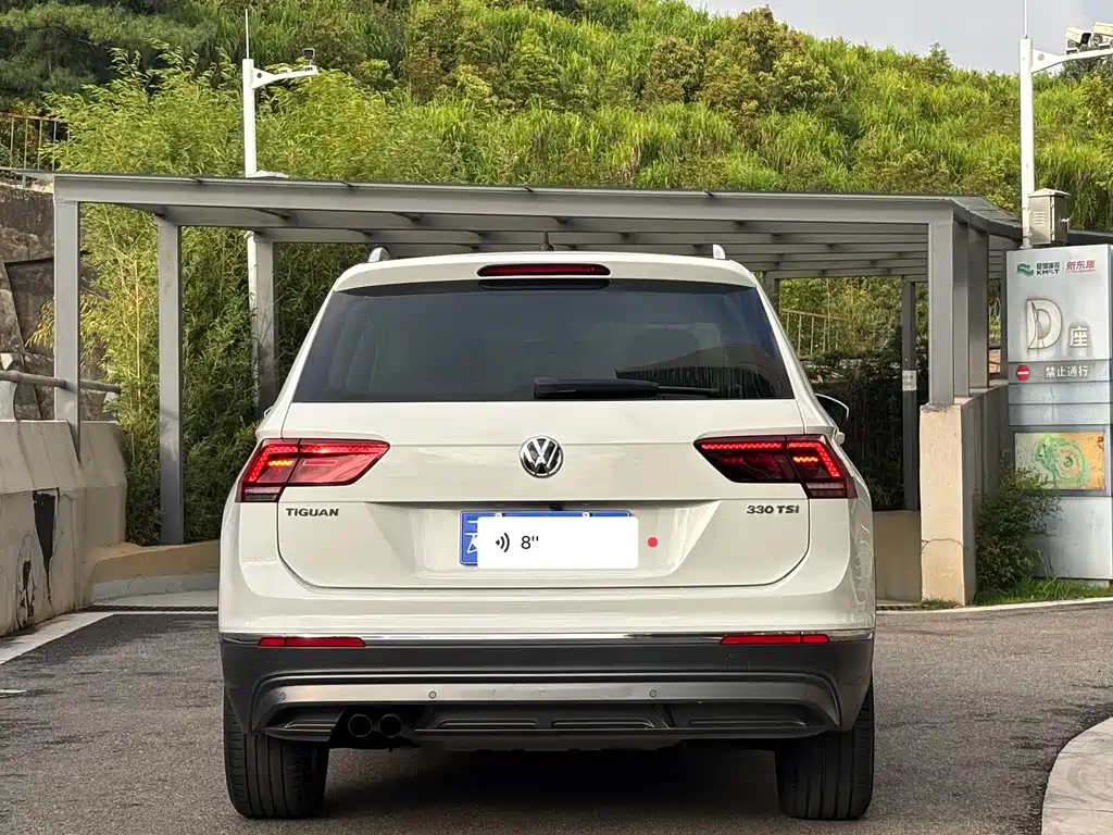 Volkswagen Tiguan — фото 7