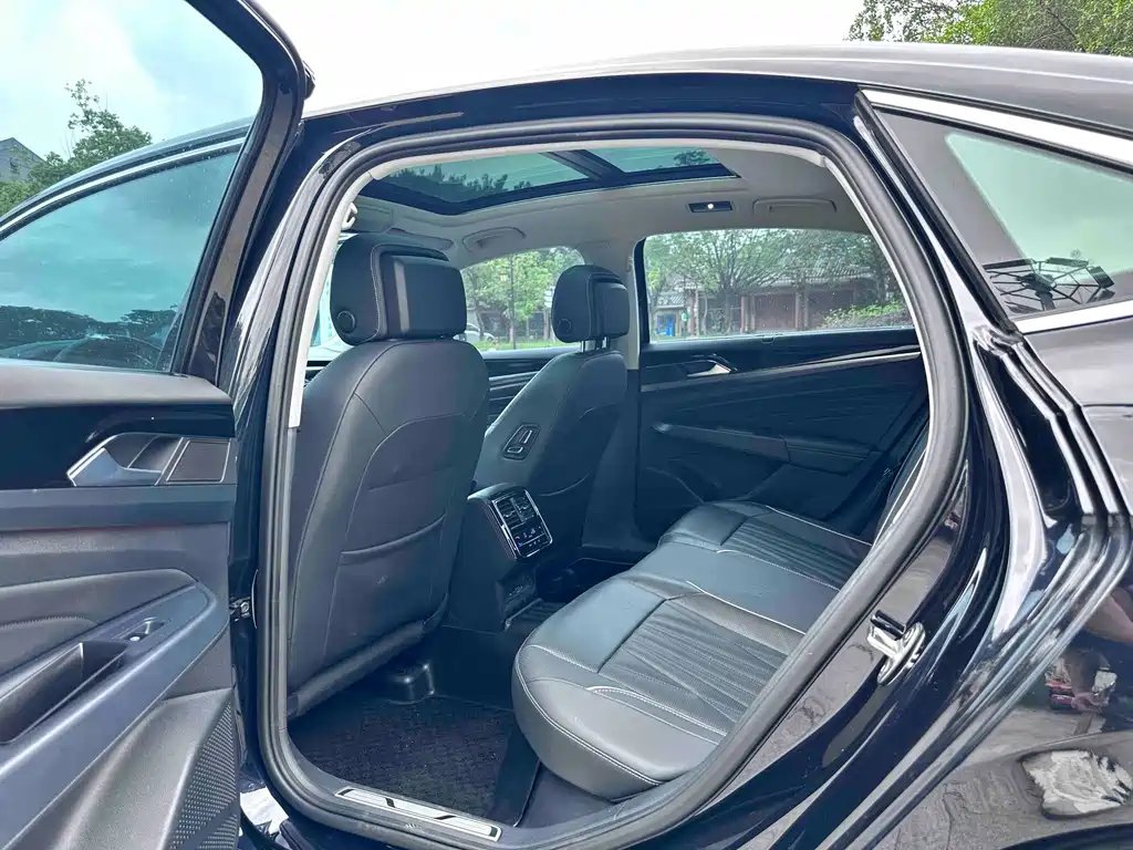 Volkswagen Passat — фото 8