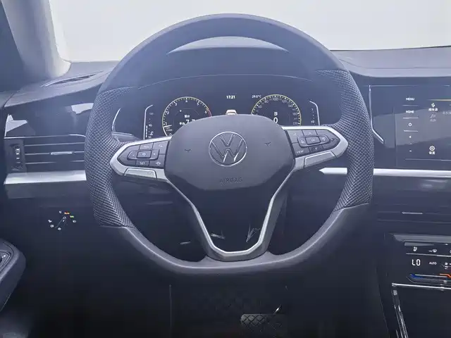Volkswagen Passat — фото 11