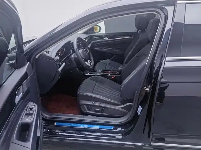 Volkswagen Passat — фото 13