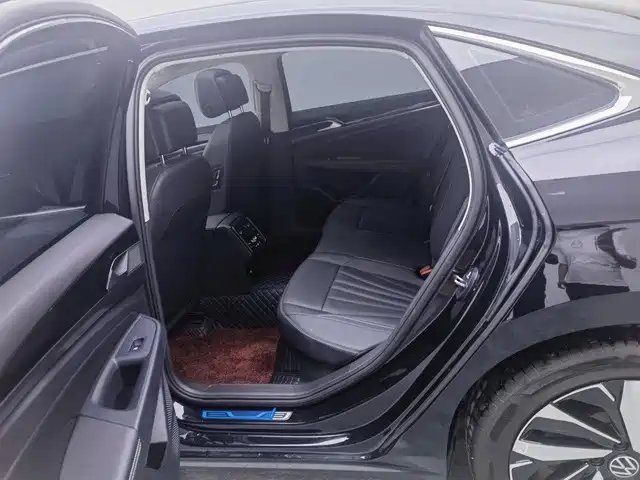 Volkswagen Passat — фото 14