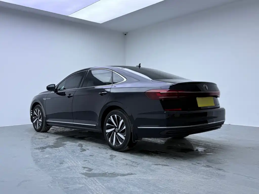 Volkswagen Passat — фото 6