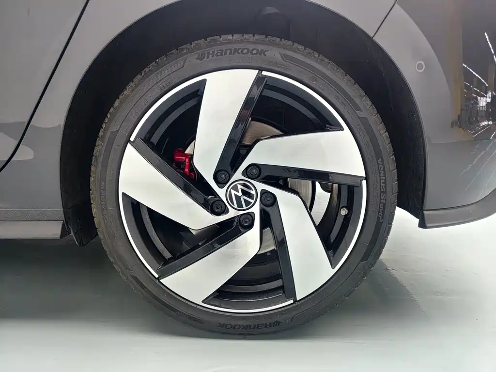 Volkswagen Golf GTI — фото 9