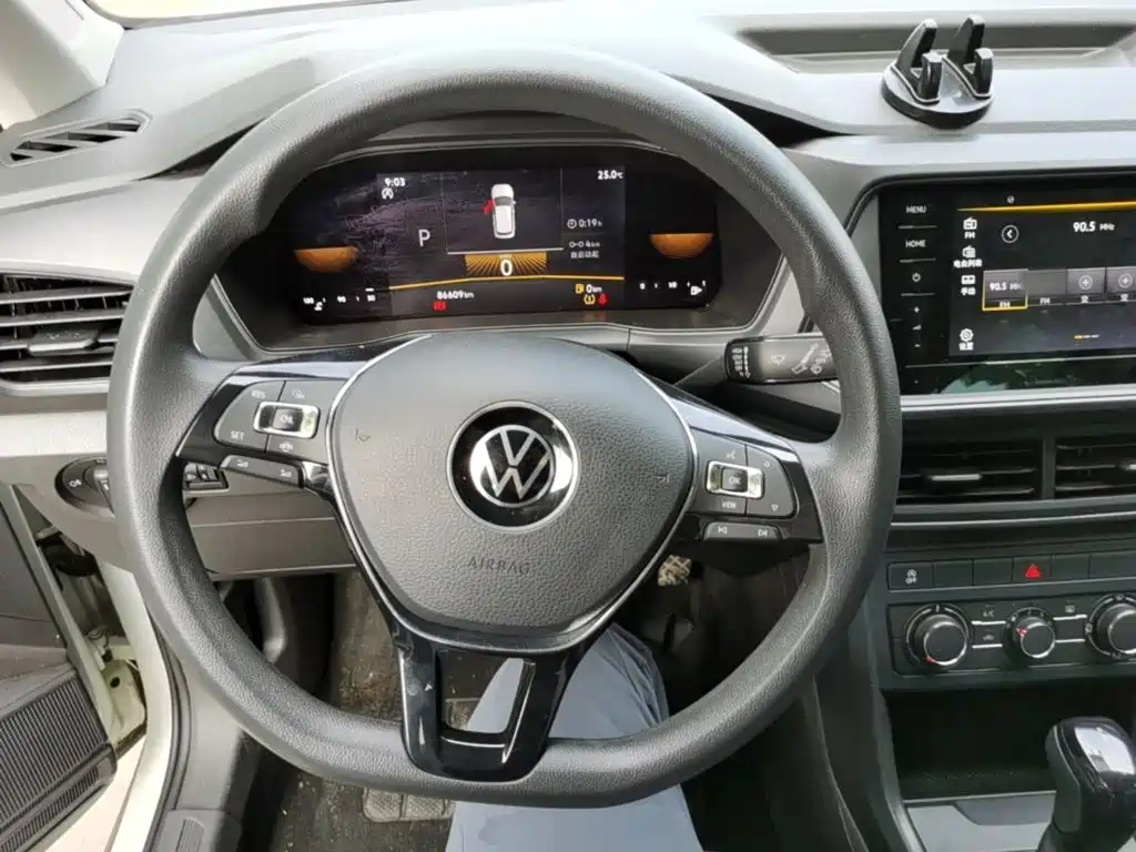Volkswagen T-Cross — фото 11