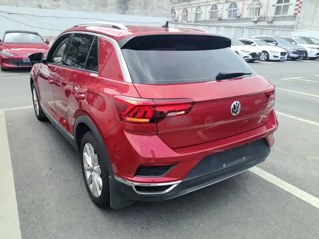 Volkswagen T-Roc — фото 5
