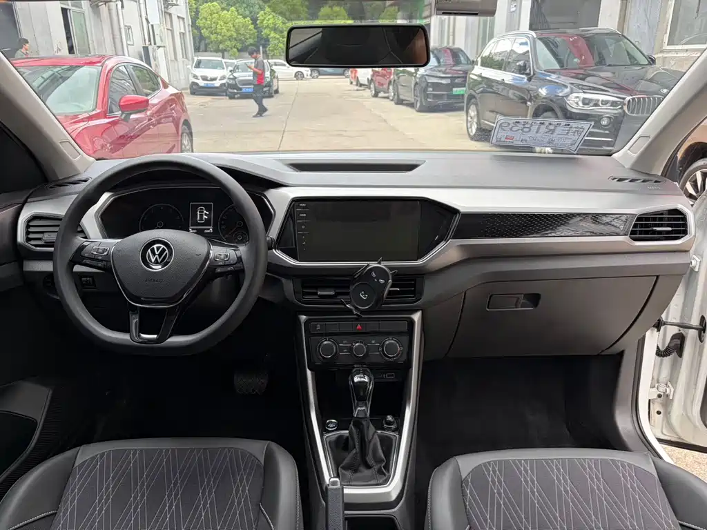 Volkswagen T-Cross — фото 11