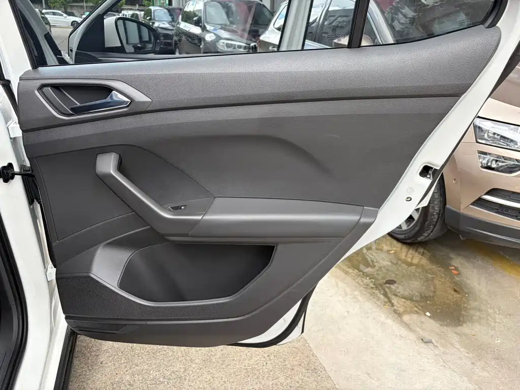 Volkswagen T-Cross — фото 17