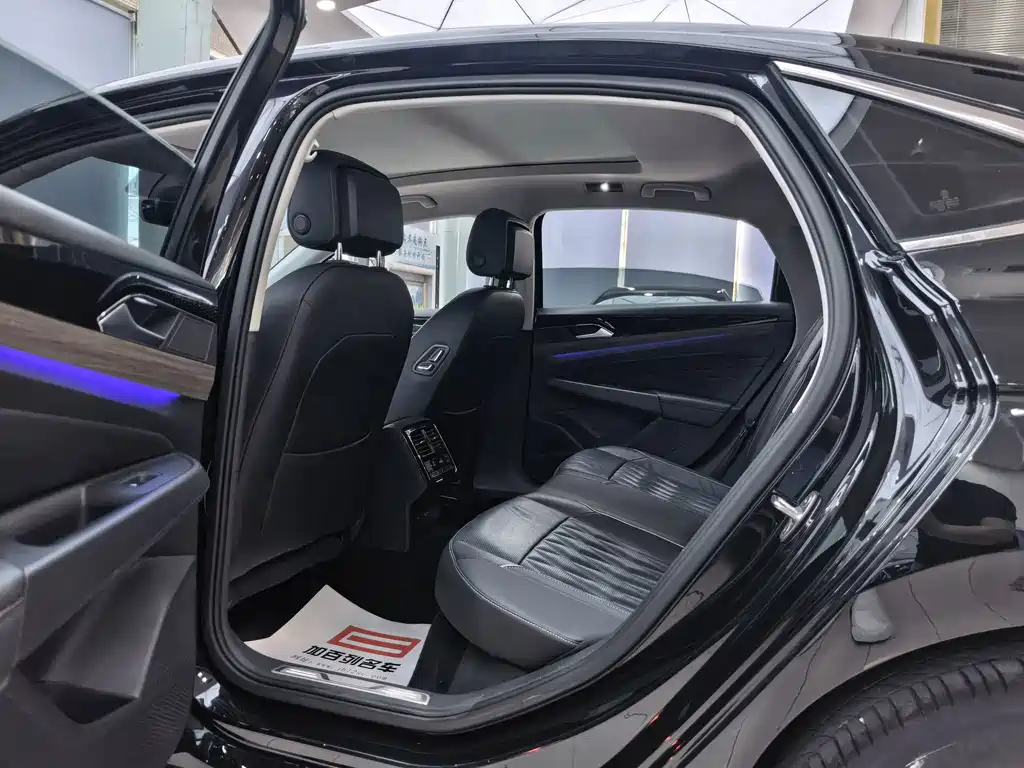Volkswagen Passat — фото 13