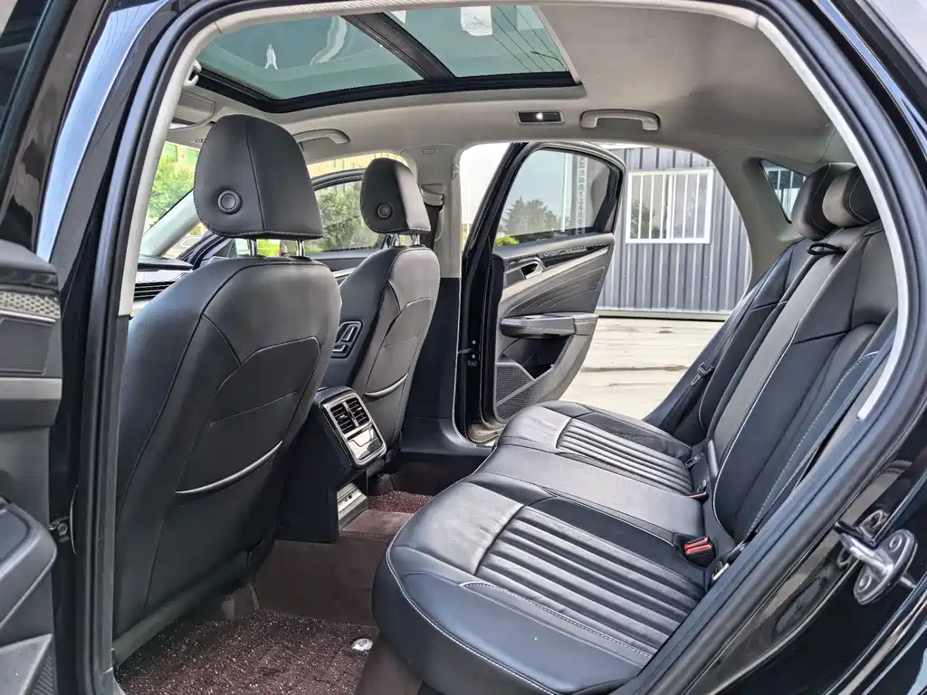 Volkswagen Passat — фото 5