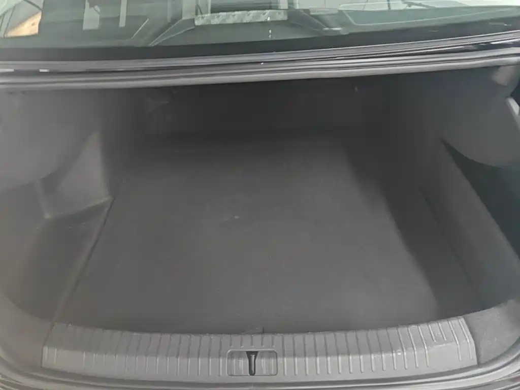 Volkswagen Passat — фото 19