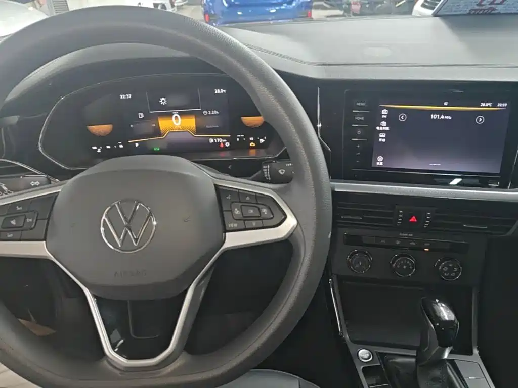 Volkswagen Passat — фото 10