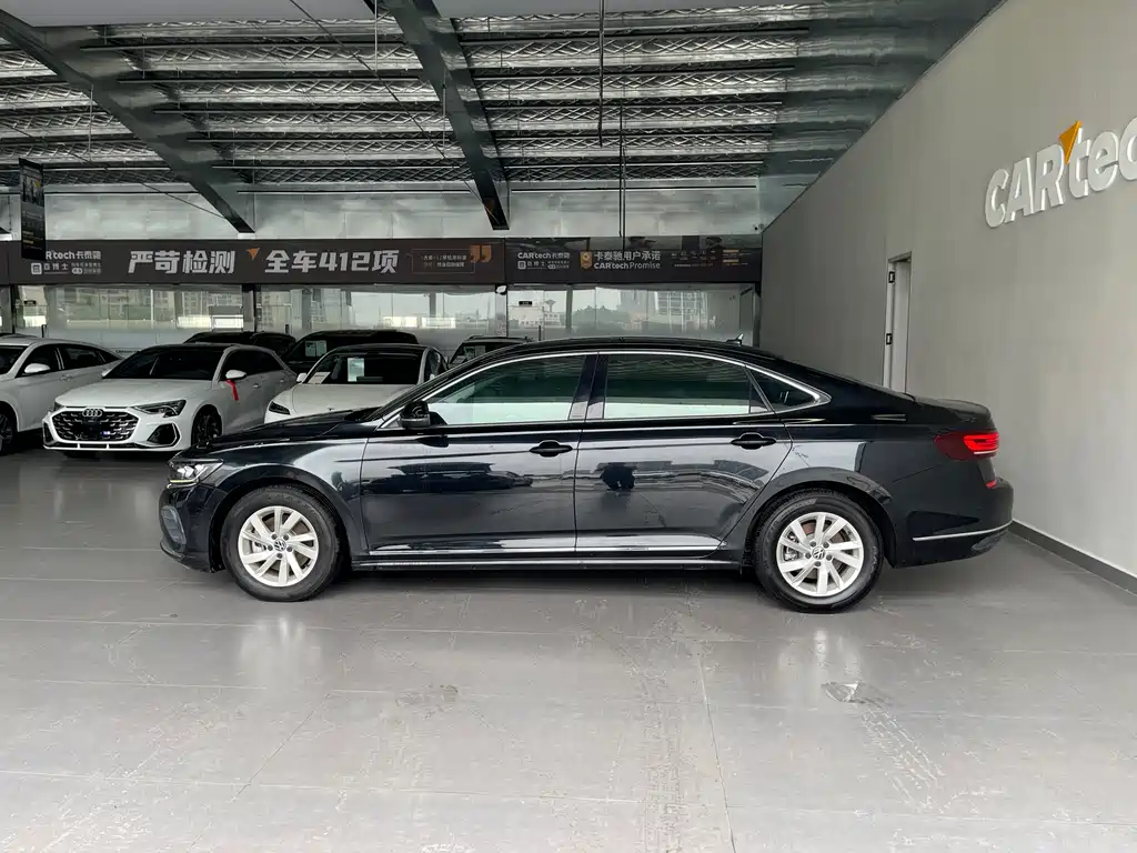 Volkswagen Passat — фото 11