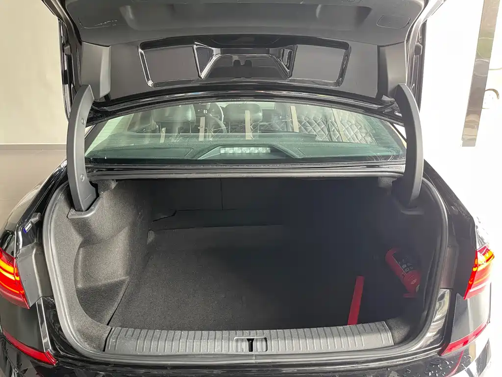 Volkswagen Passat — фото 21