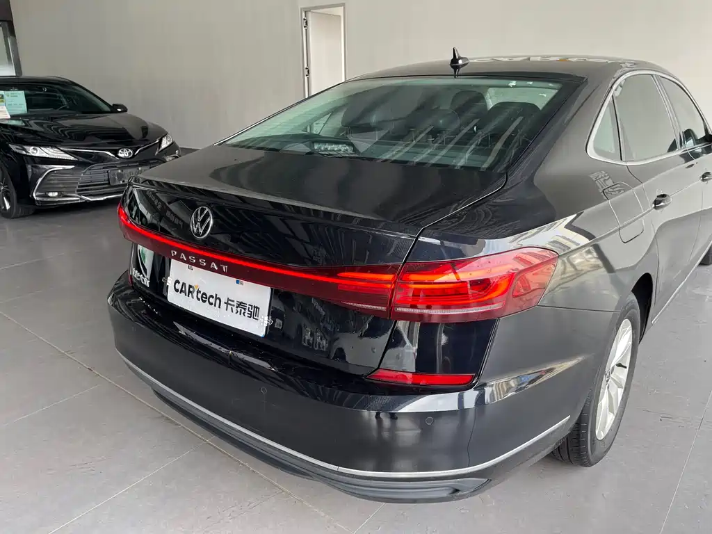 Volkswagen Passat — фото 29