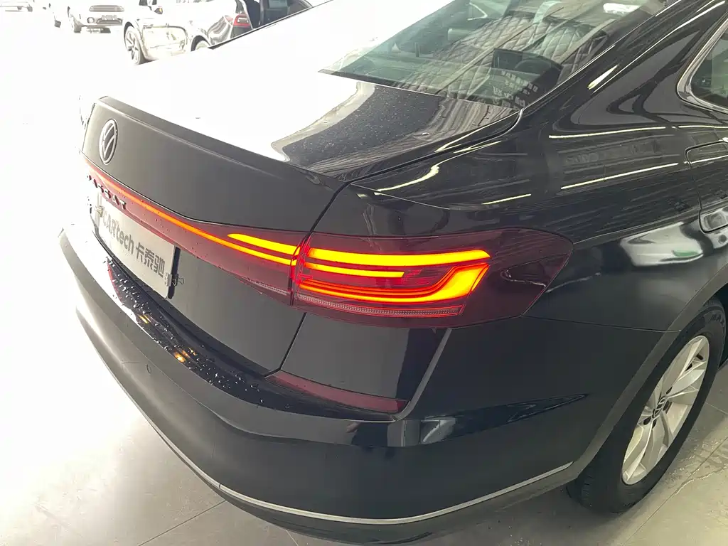 Volkswagen Passat — фото 9