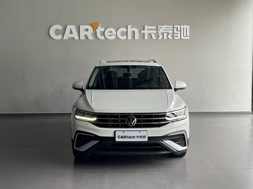 Volkswagen Tiguan L — фото 2