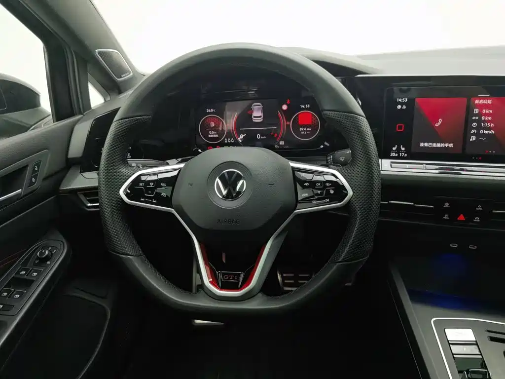 Volkswagen Golf GTI — фото 11