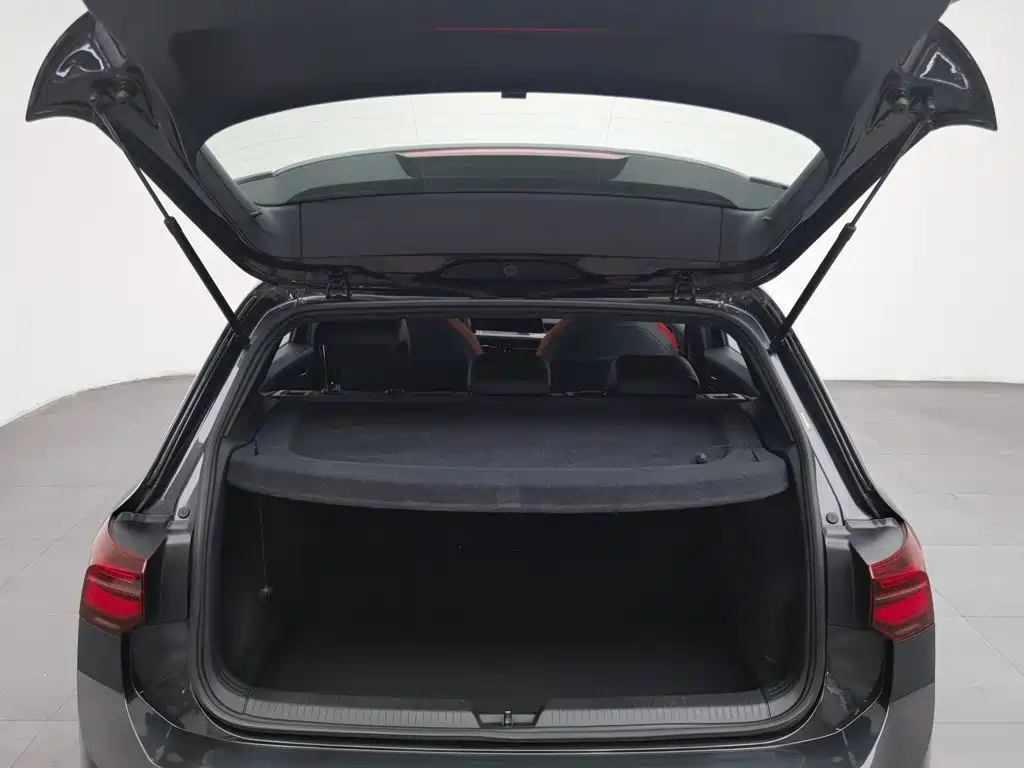 Volkswagen Golf GTI — фото 16