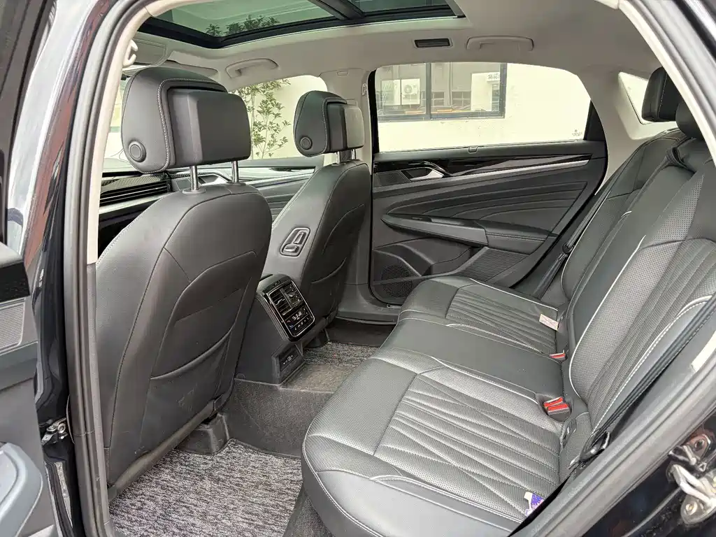 Volkswagen Passat — фото 5