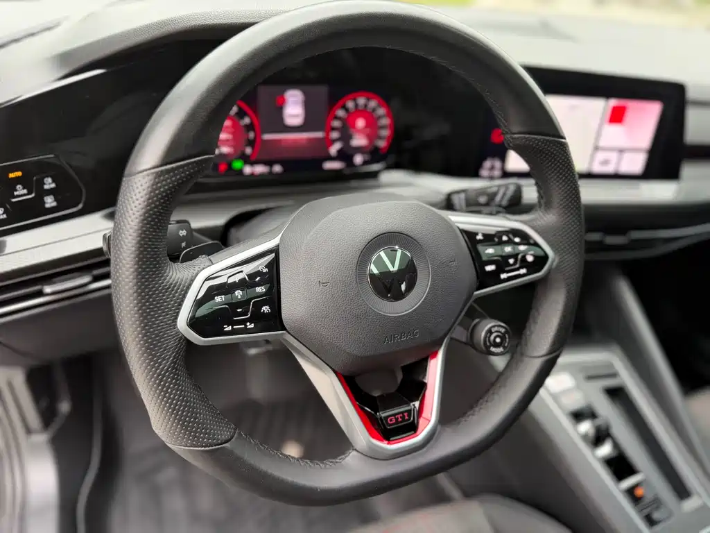 Volkswagen Golf GTI — фото 22