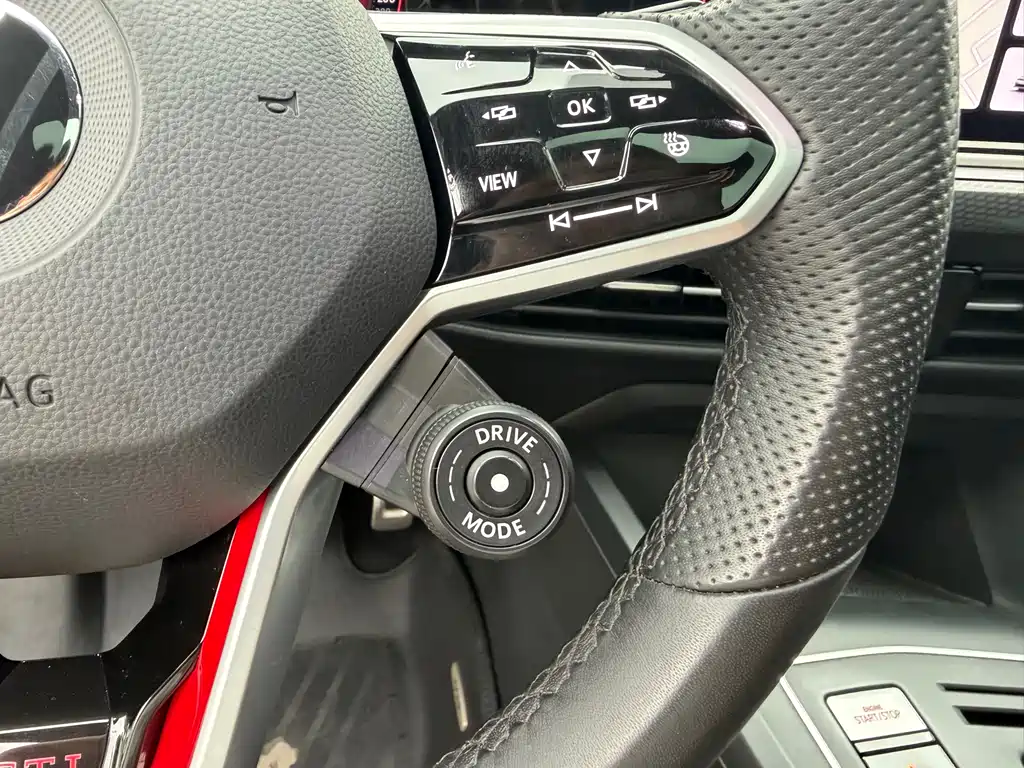 Volkswagen Golf GTI — фото 23