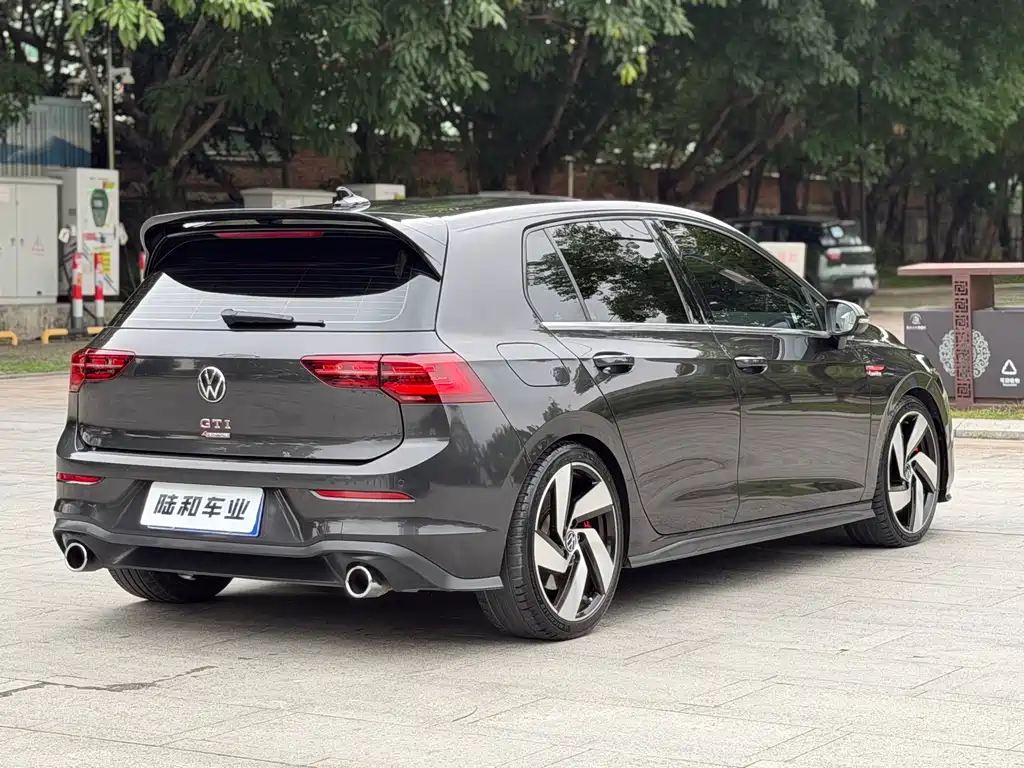 Volkswagen Golf GTI — фото 4