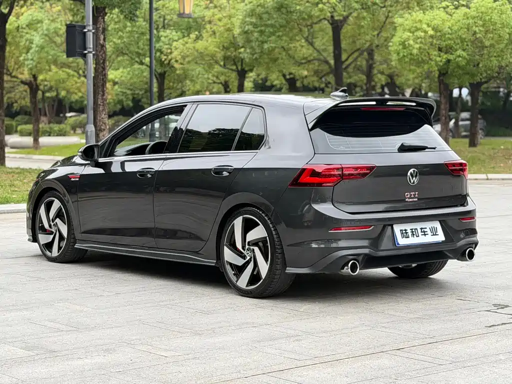Volkswagen Golf GTI — фото 6