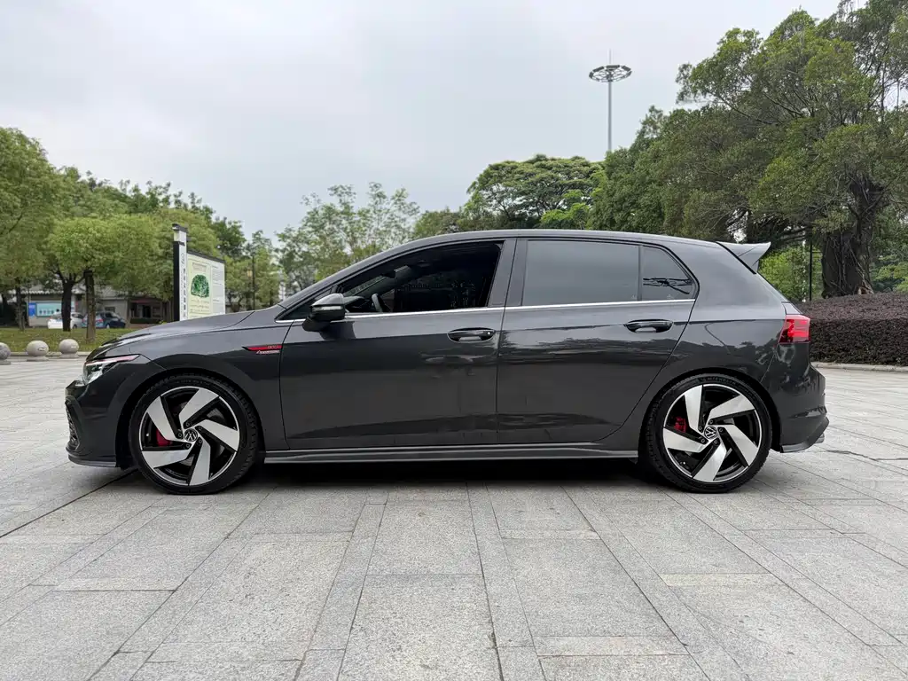 Volkswagen Golf GTI — фото 7