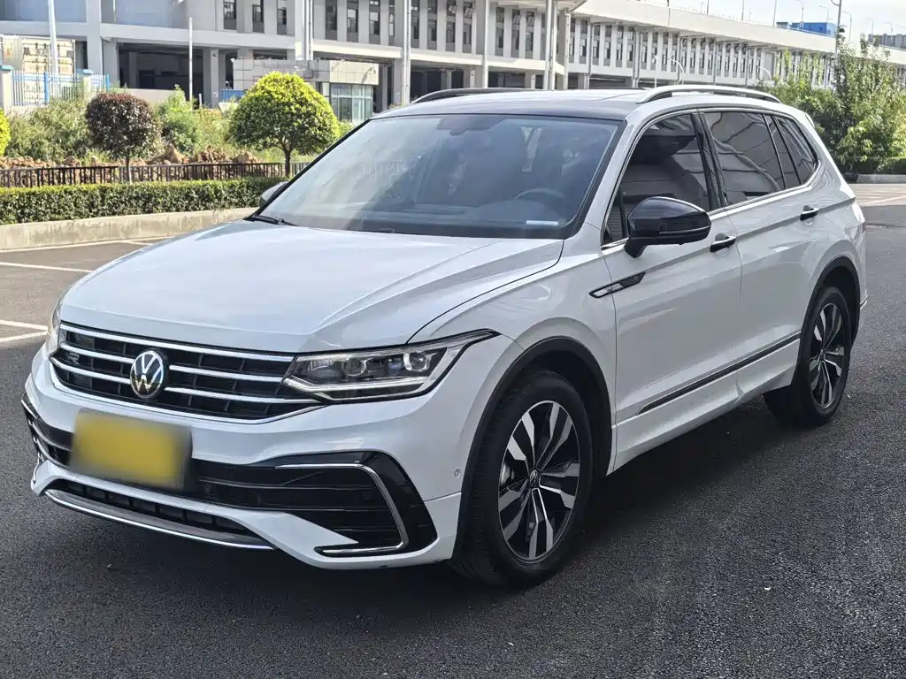 Volkswagen Tiguan L — фото 3
