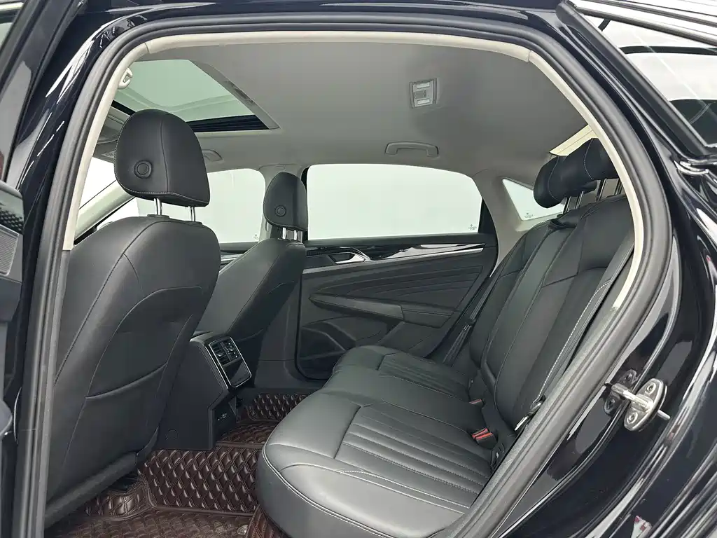 Volkswagen Passat — фото 6