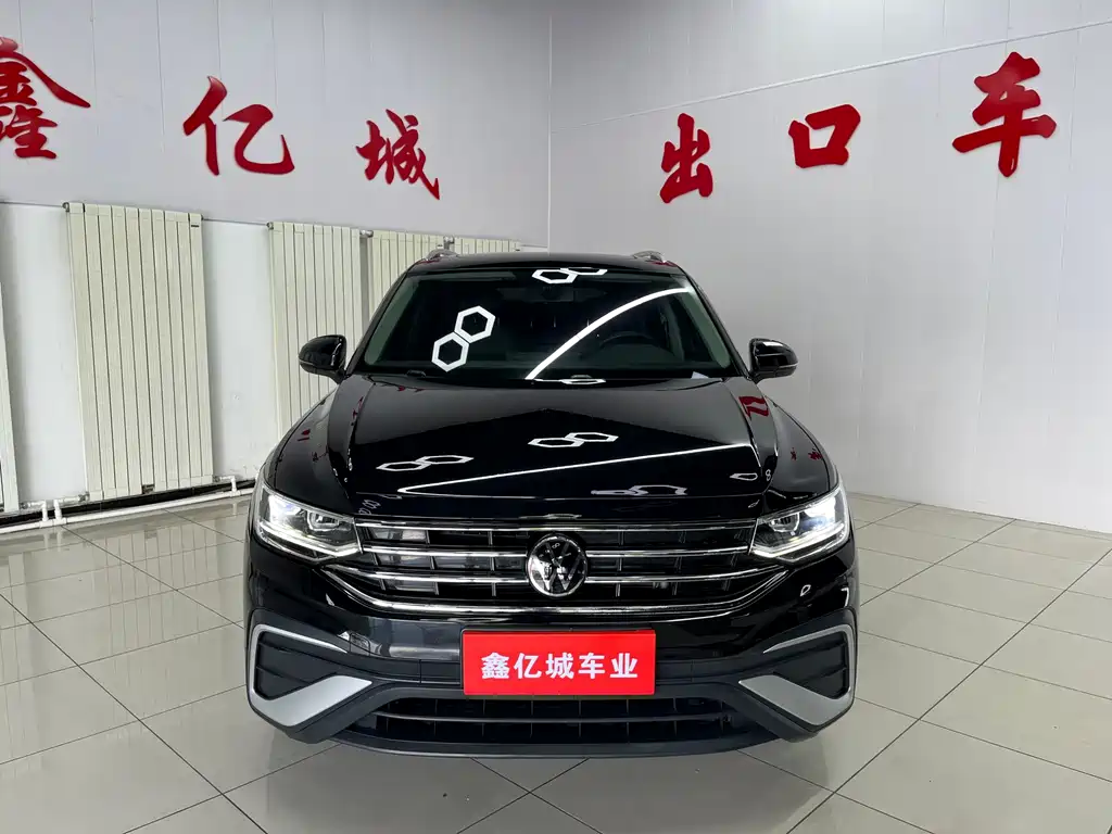 Volkswagen Tiguan L — фото 2