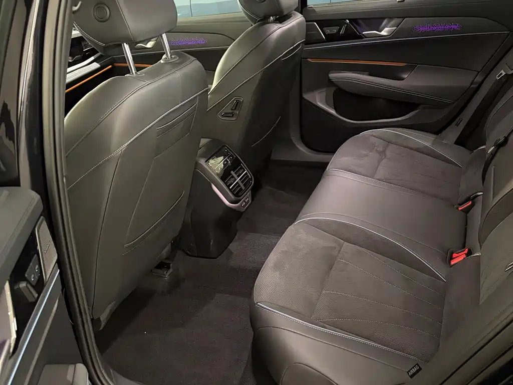 Volkswagen Passat — фото 8