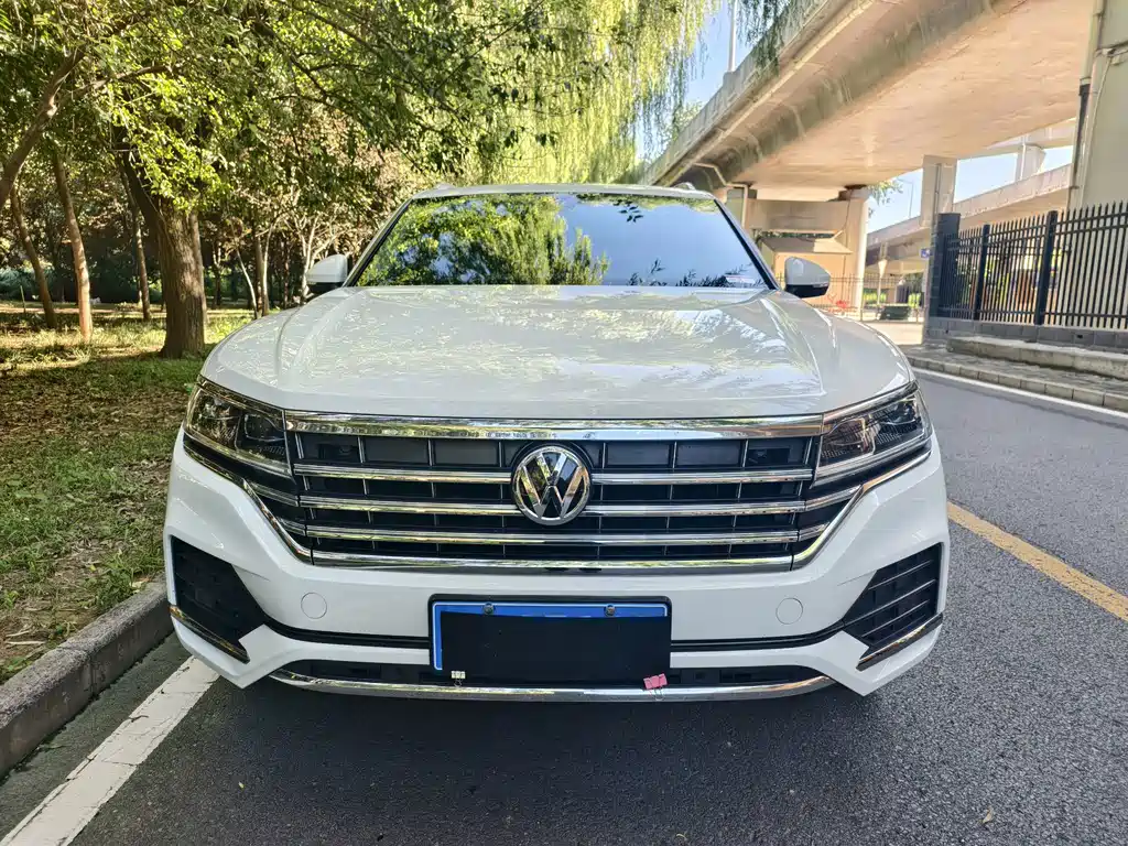Volkswagen Touareg — фото 2