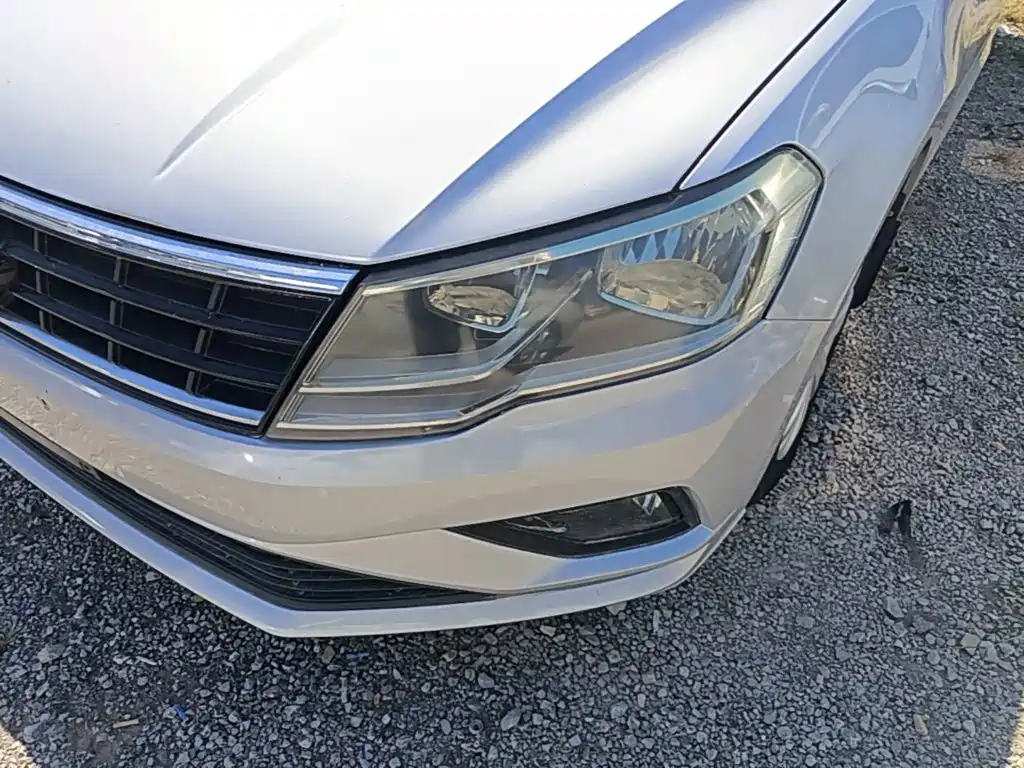 Volkswagen Jetta — фото 24