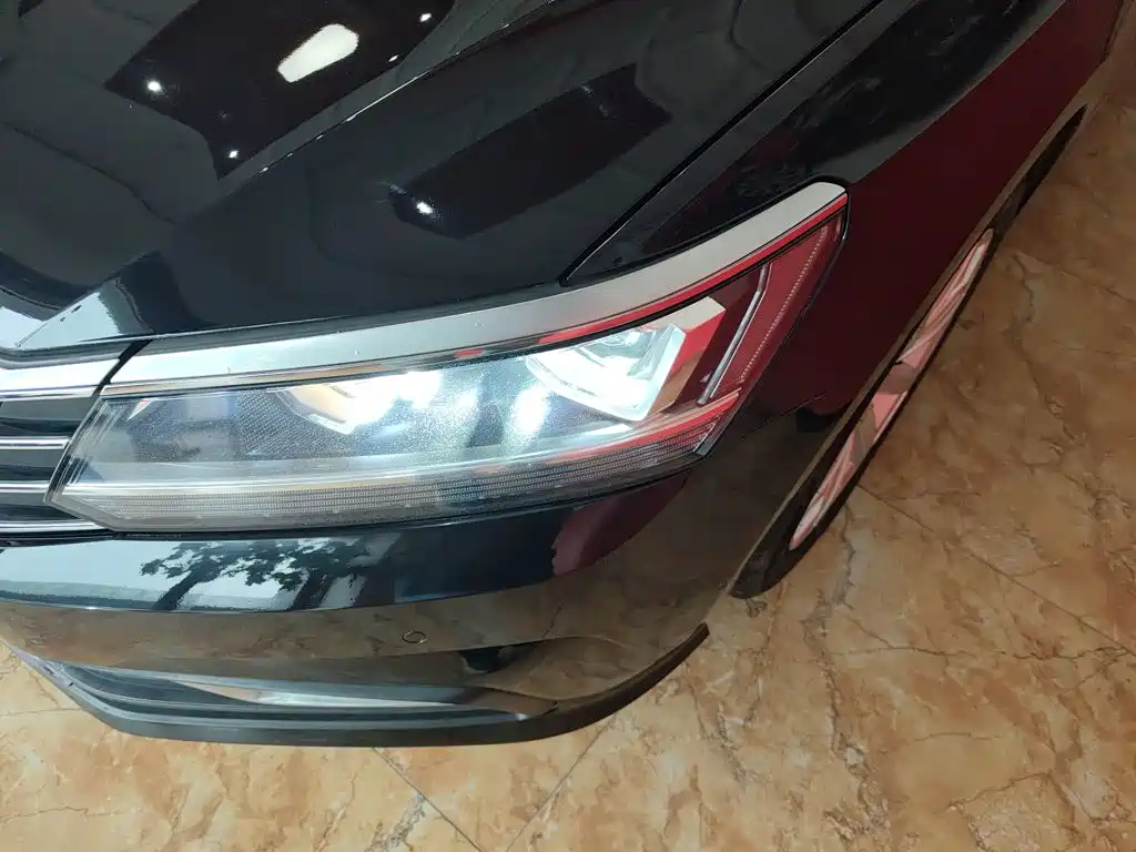 Volkswagen Passat — фото 18