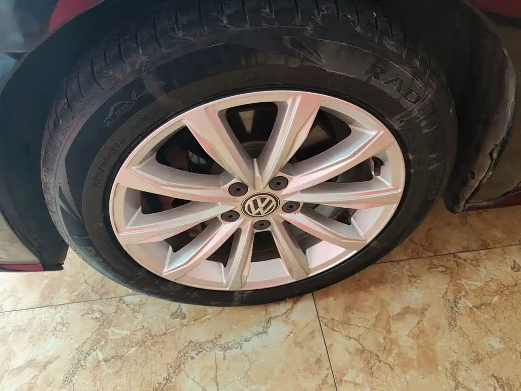 Volkswagen Passat — фото 25