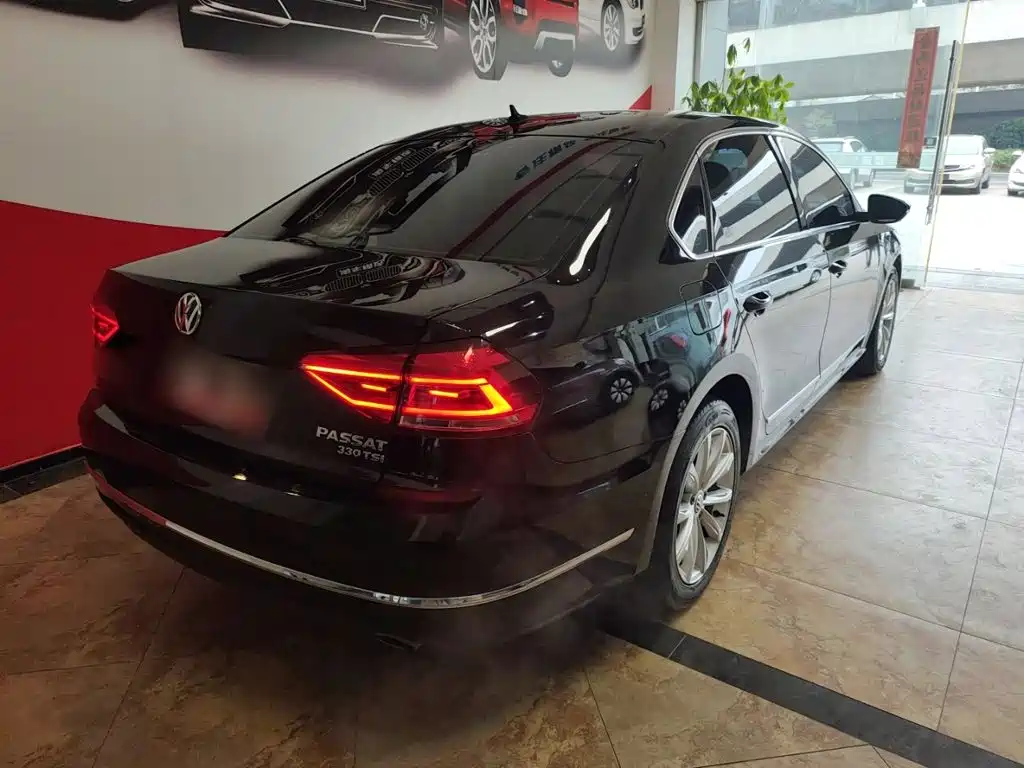 Volkswagen Passat — фото 5