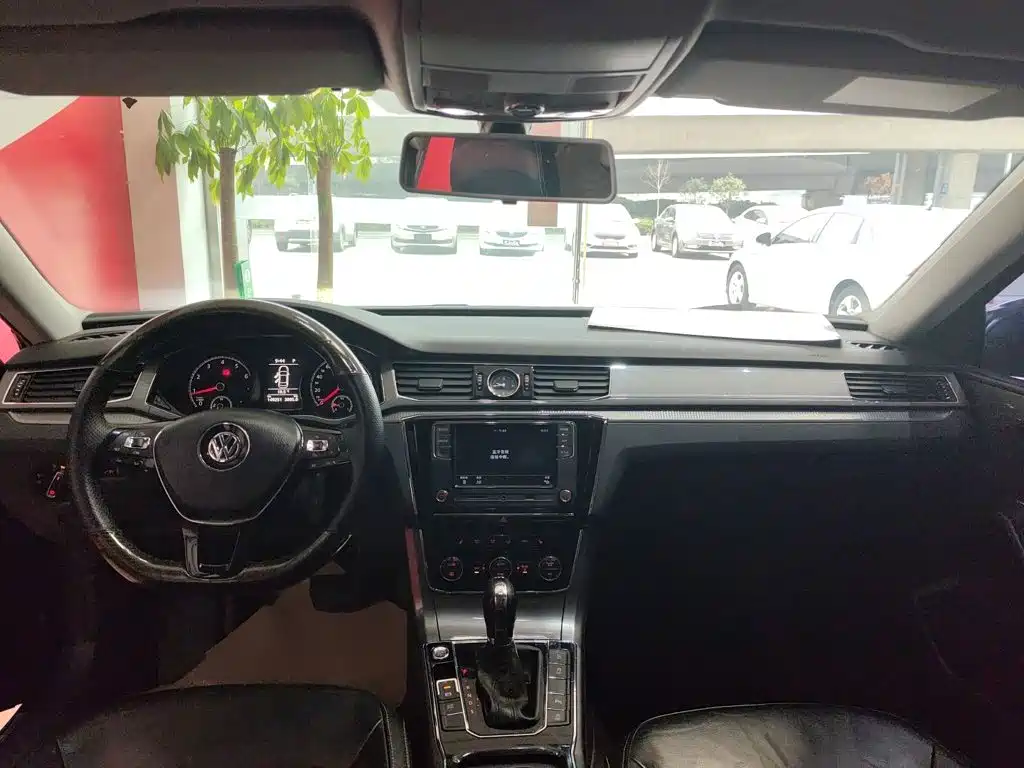 Volkswagen Passat — фото 6