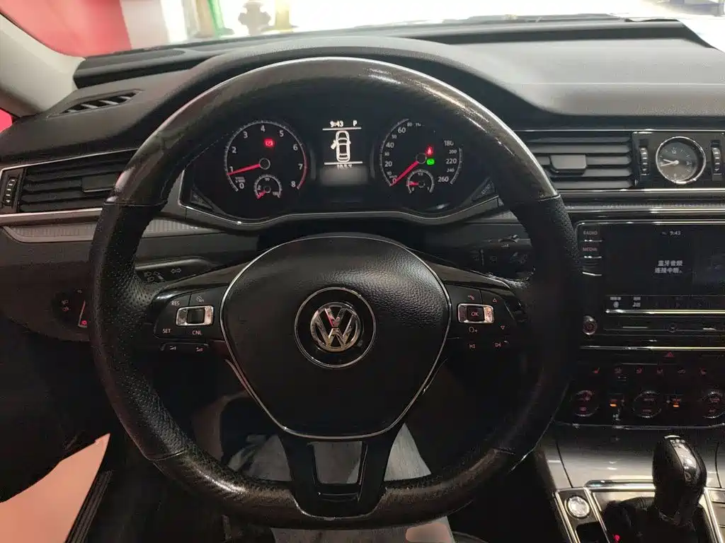 Volkswagen Passat — фото 7