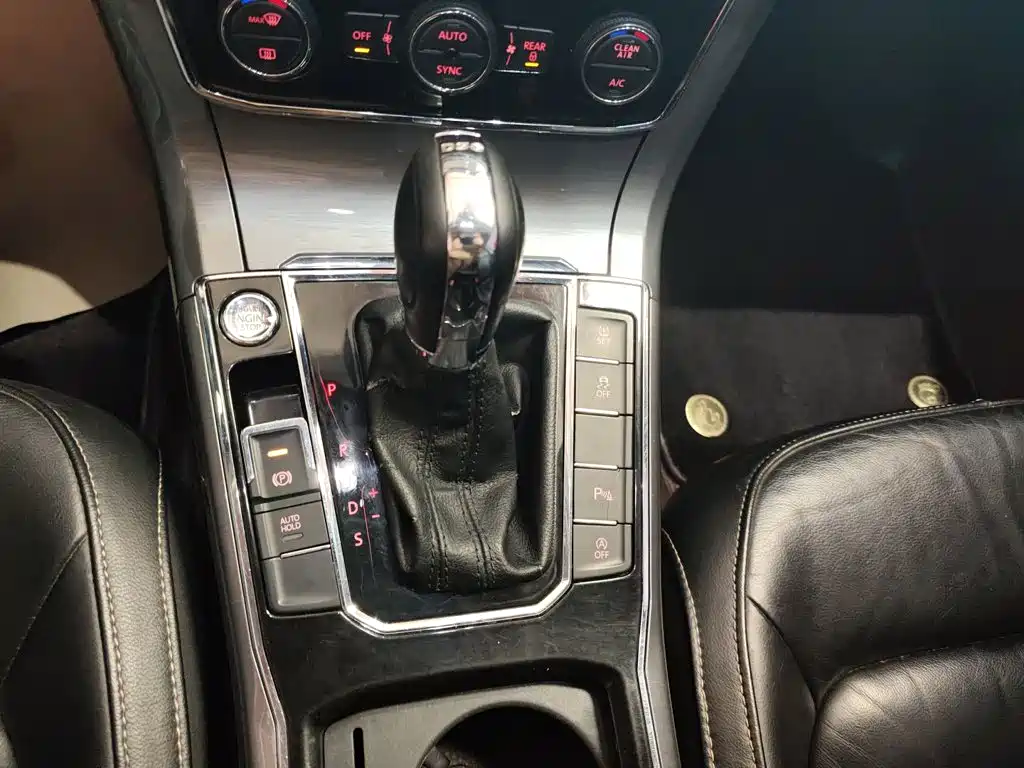 Volkswagen Passat — фото 10