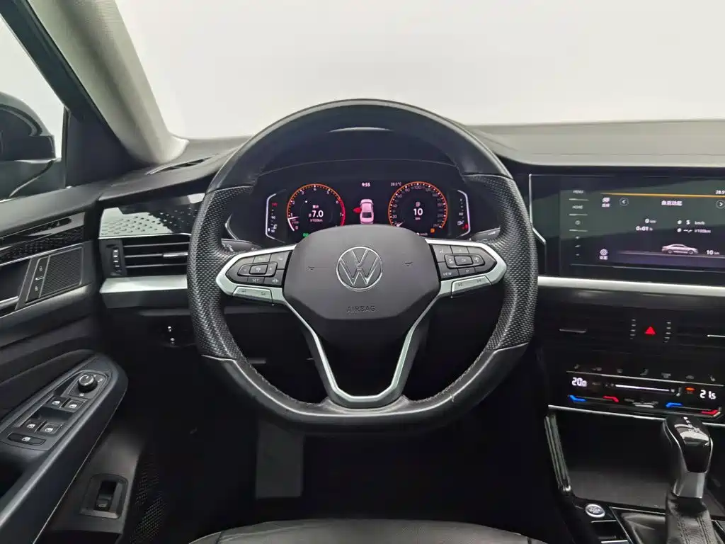 Volkswagen Passat — фото 11