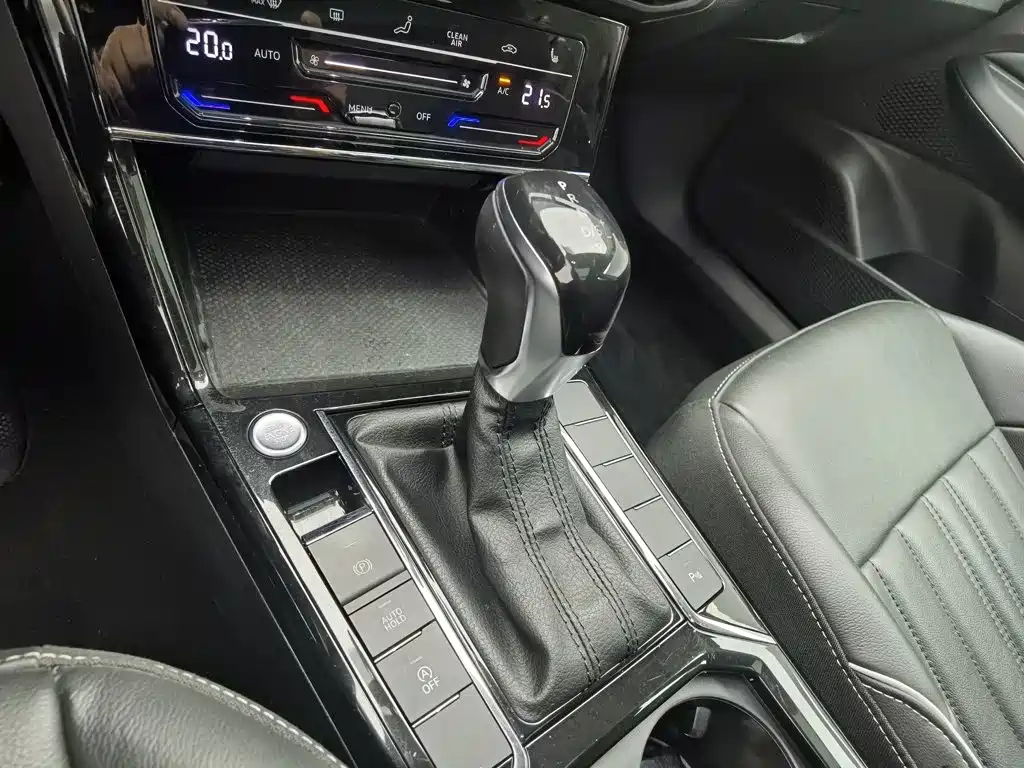 Volkswagen Passat — фото 13