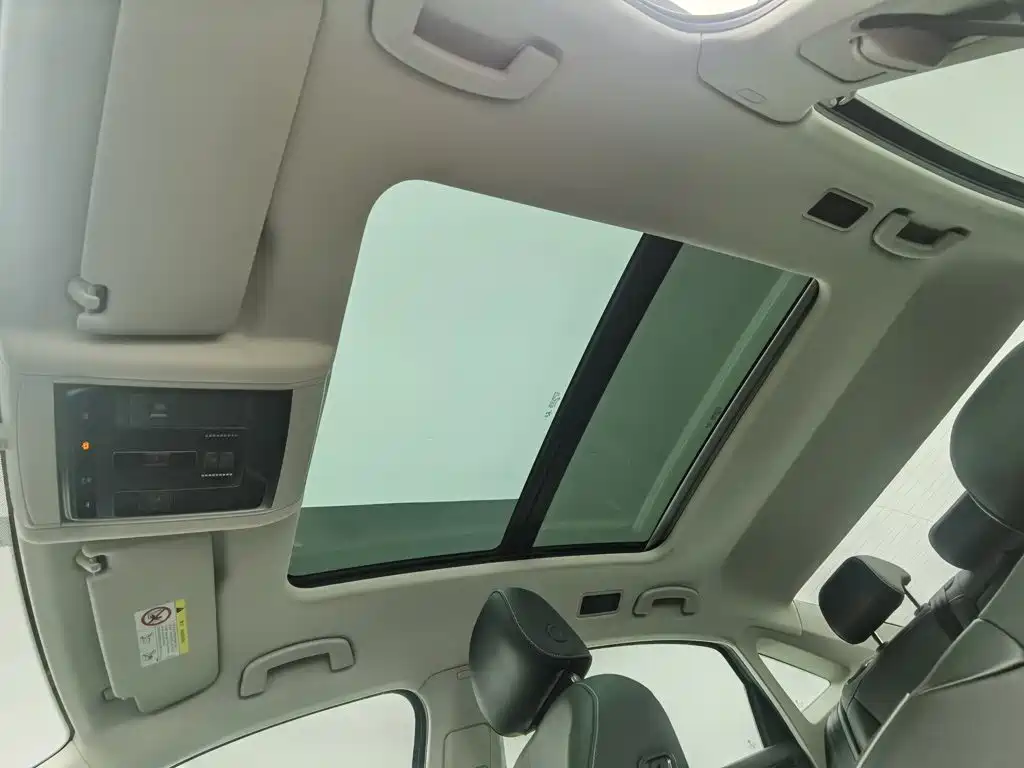 Volkswagen Passat — фото 14